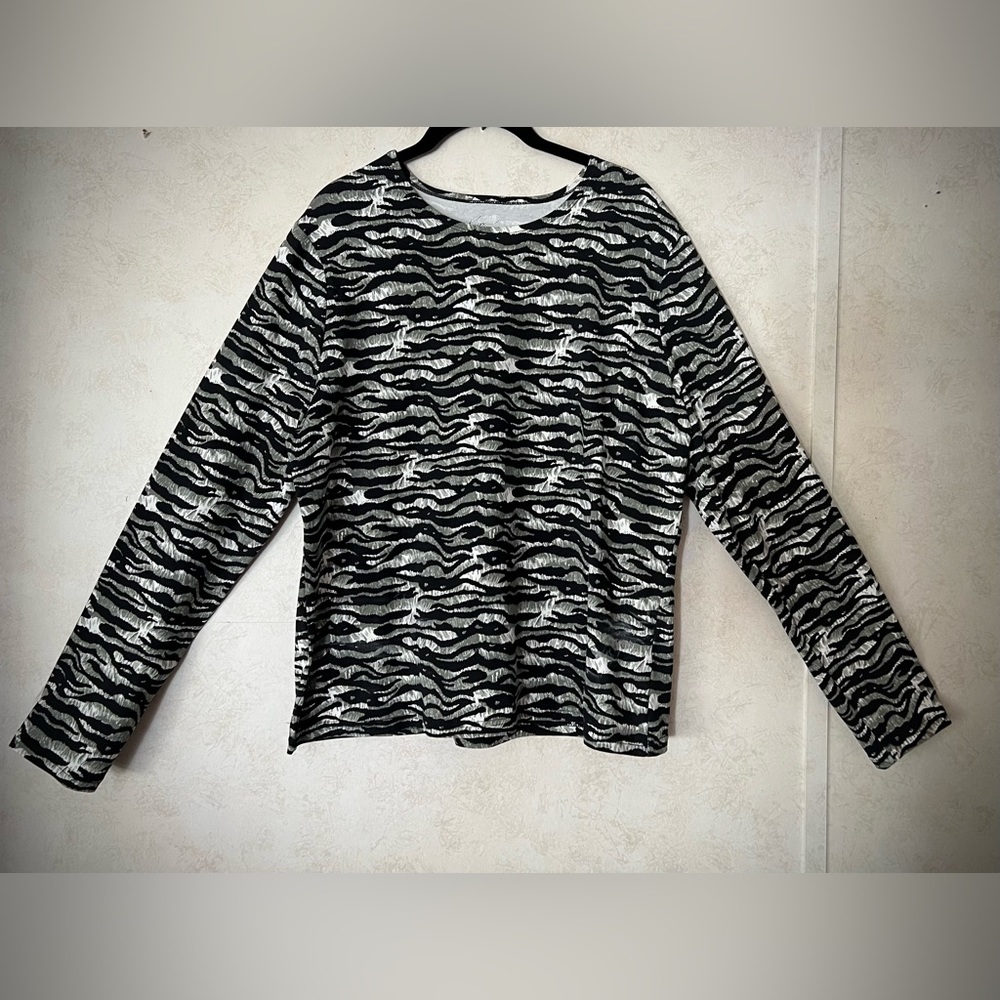 Kim Rogers Woman’s Top: Size: XL